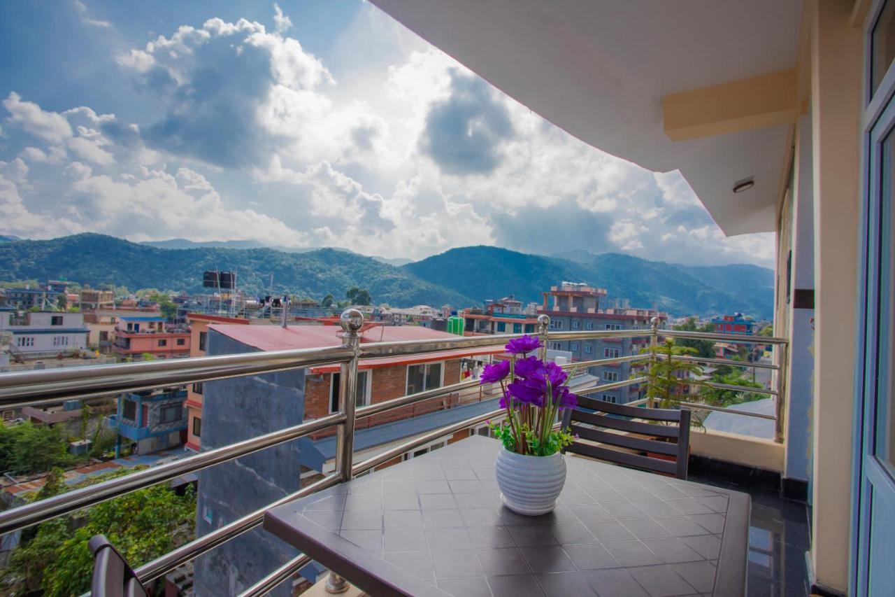 Hotel Lakeside Pvt. Ltd. โพคารา ภายนอก รูปภาพ
