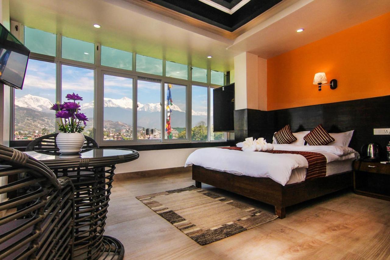 Hotel Lakeside Pvt. Ltd. โพคารา ภายนอก รูปภาพ