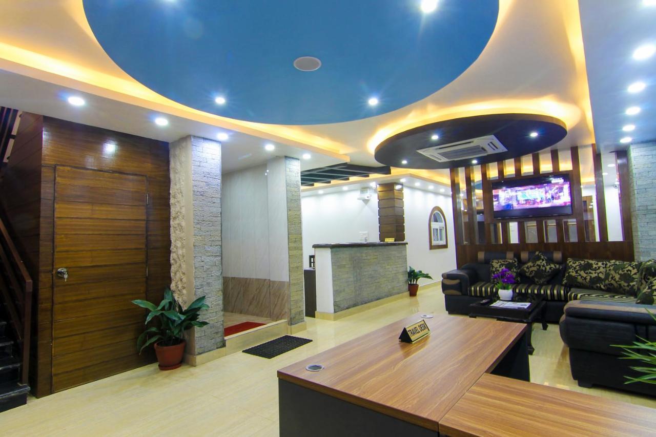 Hotel Lakeside Pvt. Ltd. โพคารา ภายนอก รูปภาพ