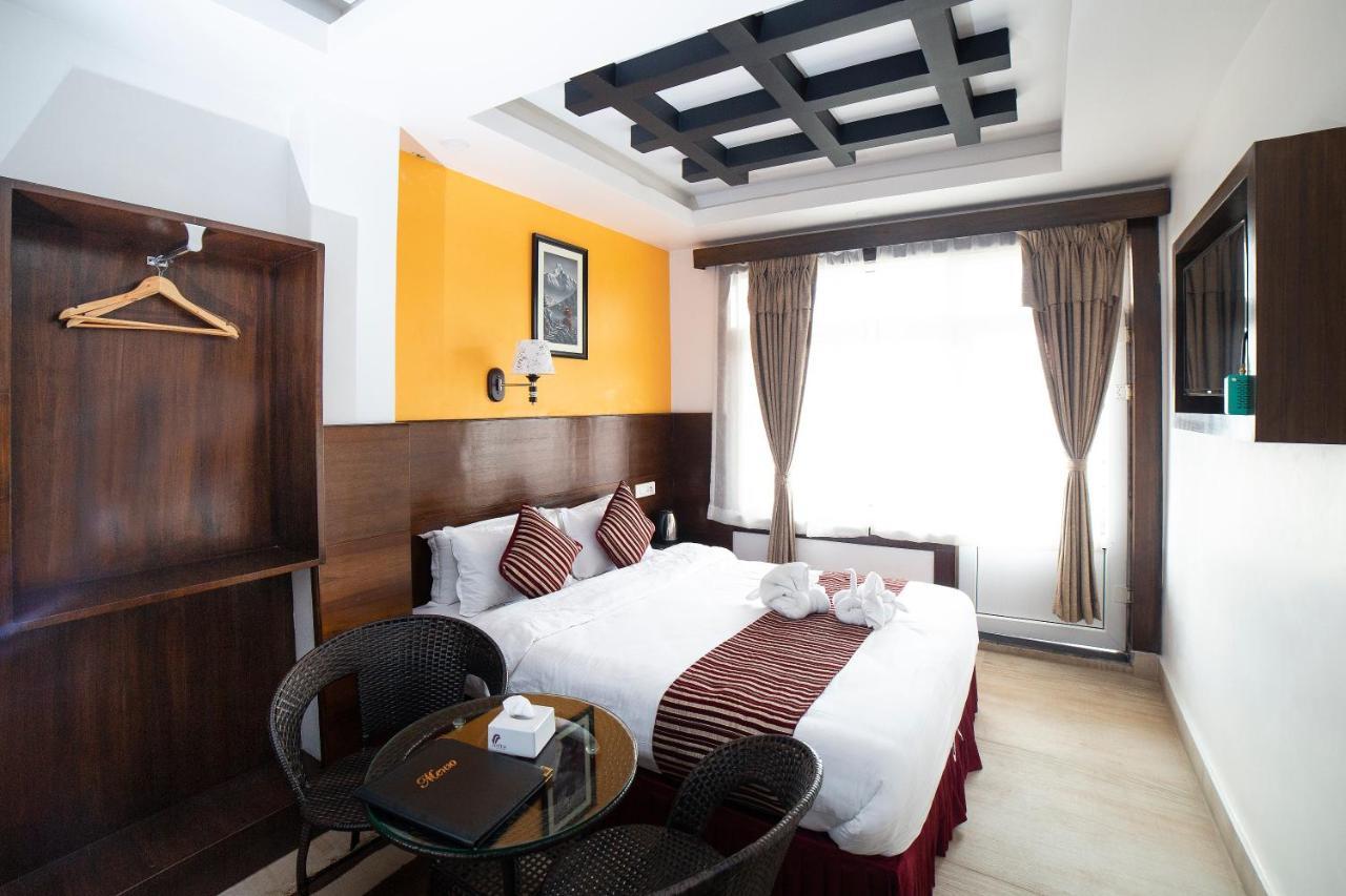Hotel Lakeside Pvt. Ltd. โพคารา ภายนอก รูปภาพ