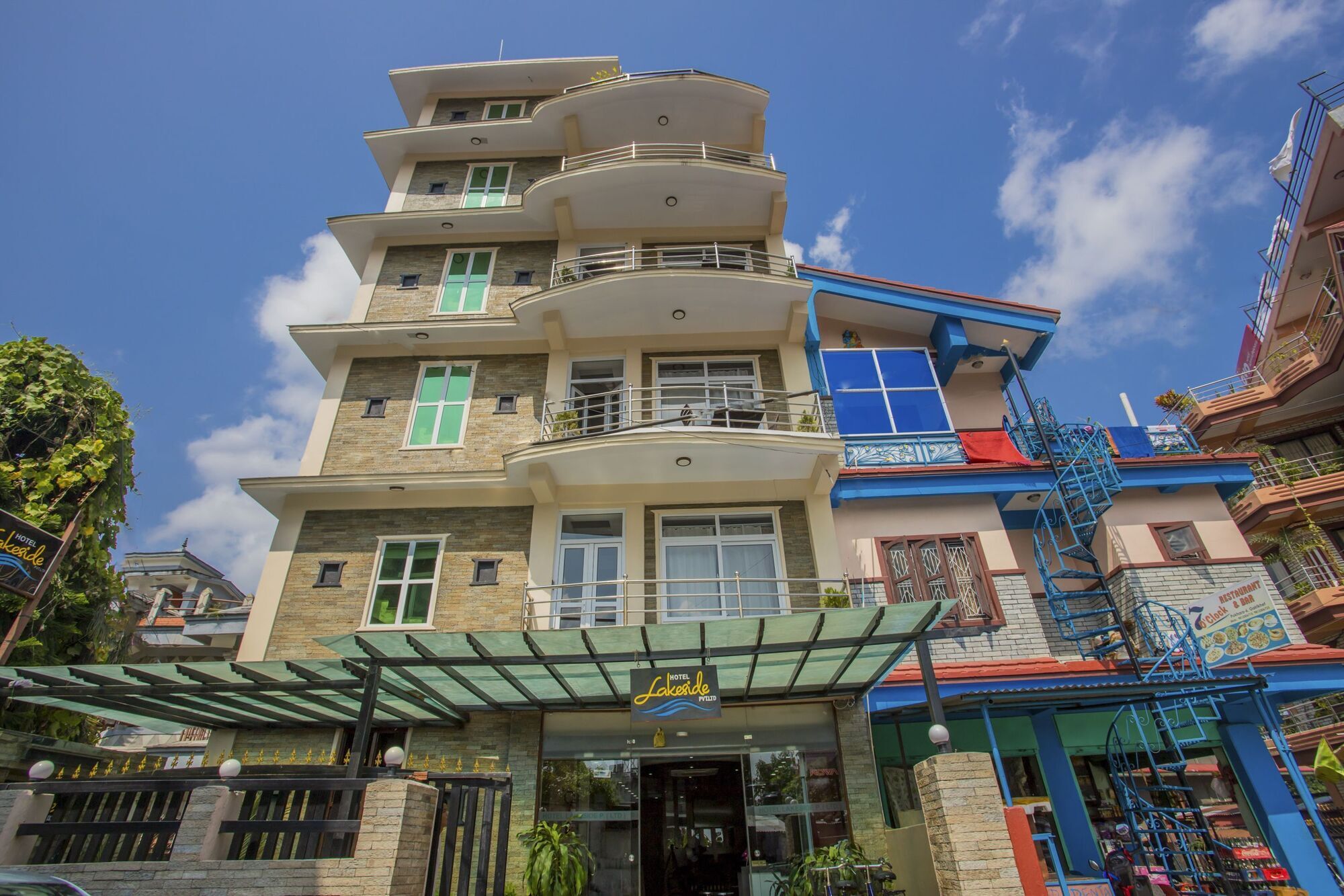 Hotel Lakeside Pvt. Ltd. โพคารา ภายนอก รูปภาพ