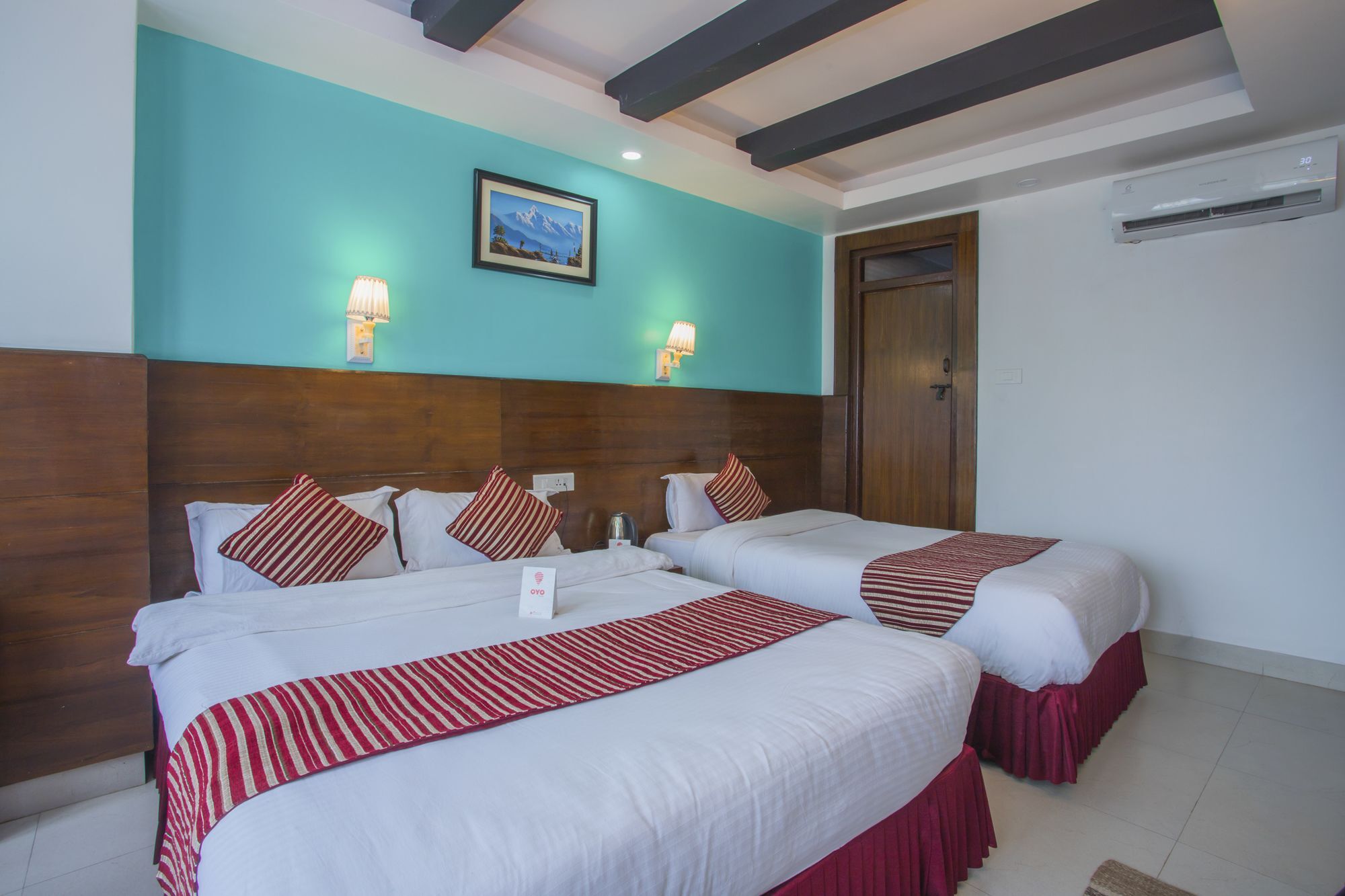 Hotel Lakeside Pvt. Ltd. โพคารา ภายนอก รูปภาพ